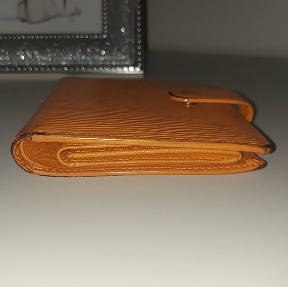 LV epi wallet - Picture 5 of 6